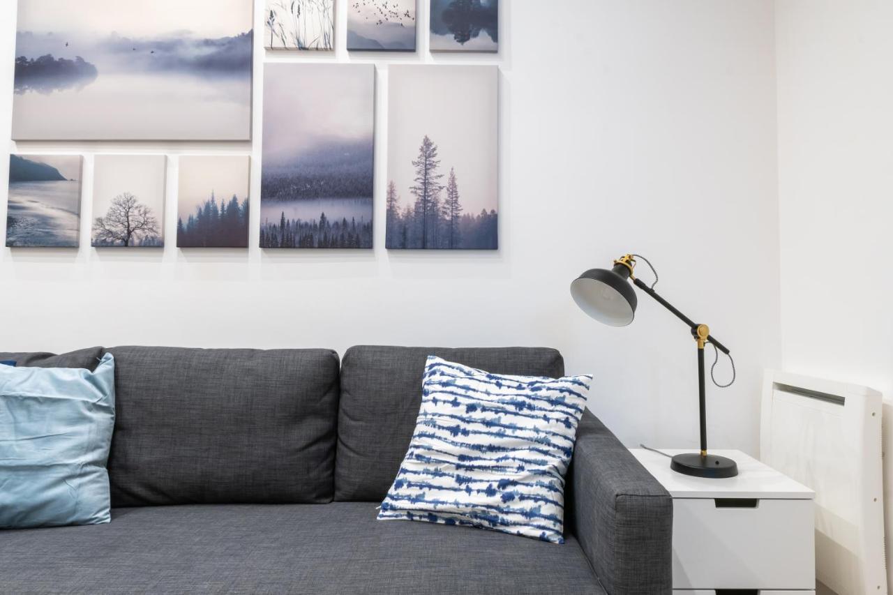 Cozy Studio Apartment 5 Min From Camp Nou Barcelona Exterior photo
