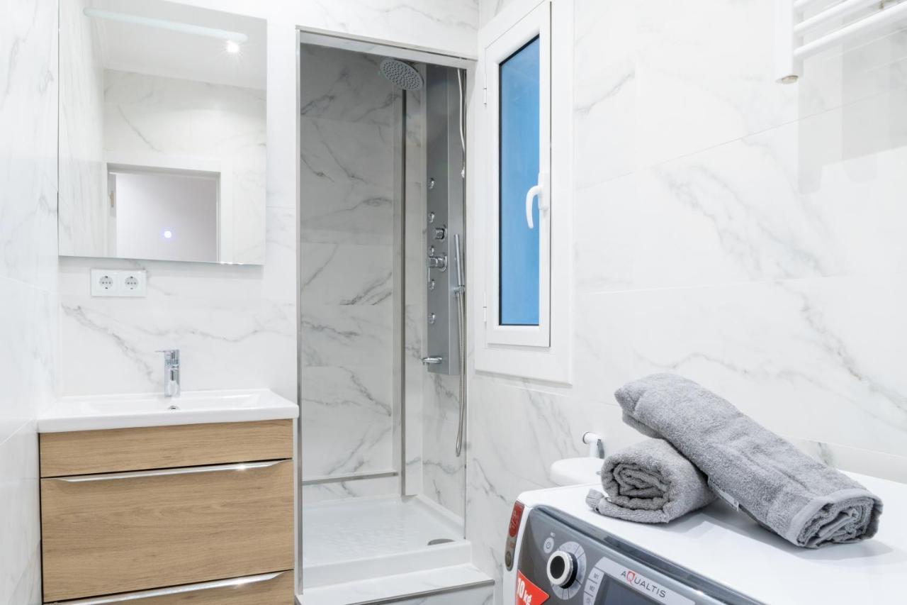 Cozy Studio Apartment 5 Min From Camp Nou Barcelona Exterior photo